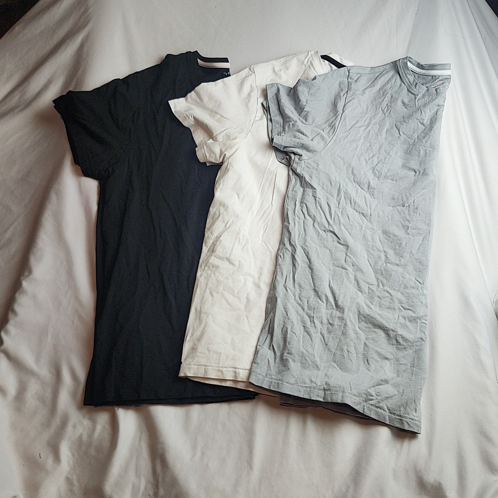 Isaac Mizrahi New York V-Neck T-Shirt 3-Pack Black White Gray Size XL